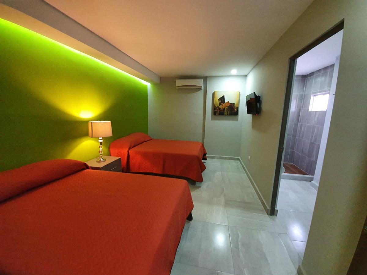 Hotel HC Express Monterrey Exterior foto