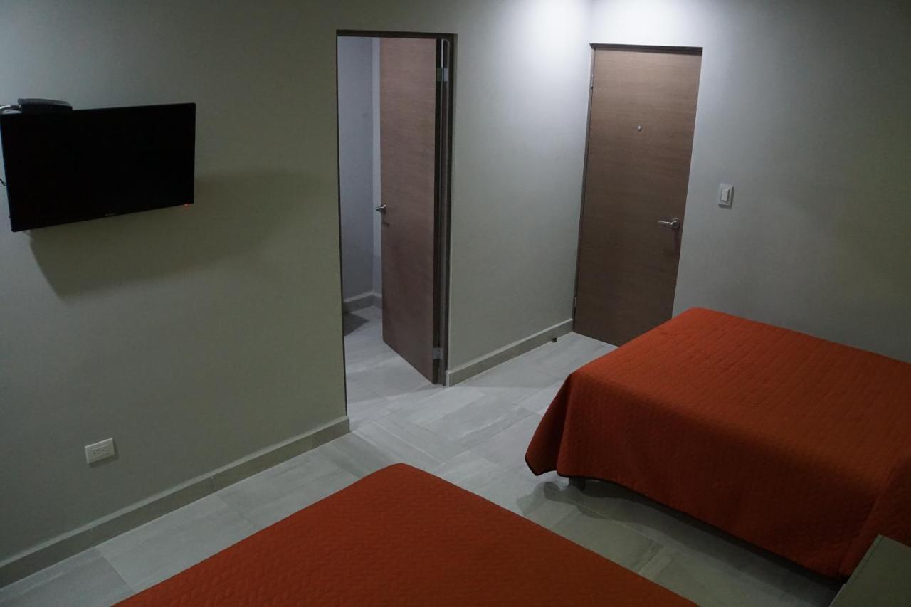 Hotel HC Express Monterrey Exterior foto